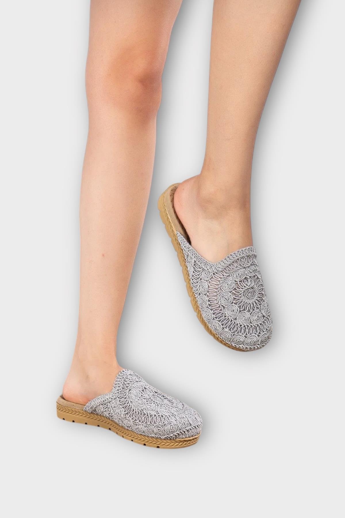 Kadın Hasır Örgü İşlemeli Önü Kapalı Günlük Rahat Terlik GRİ - Görsel 3