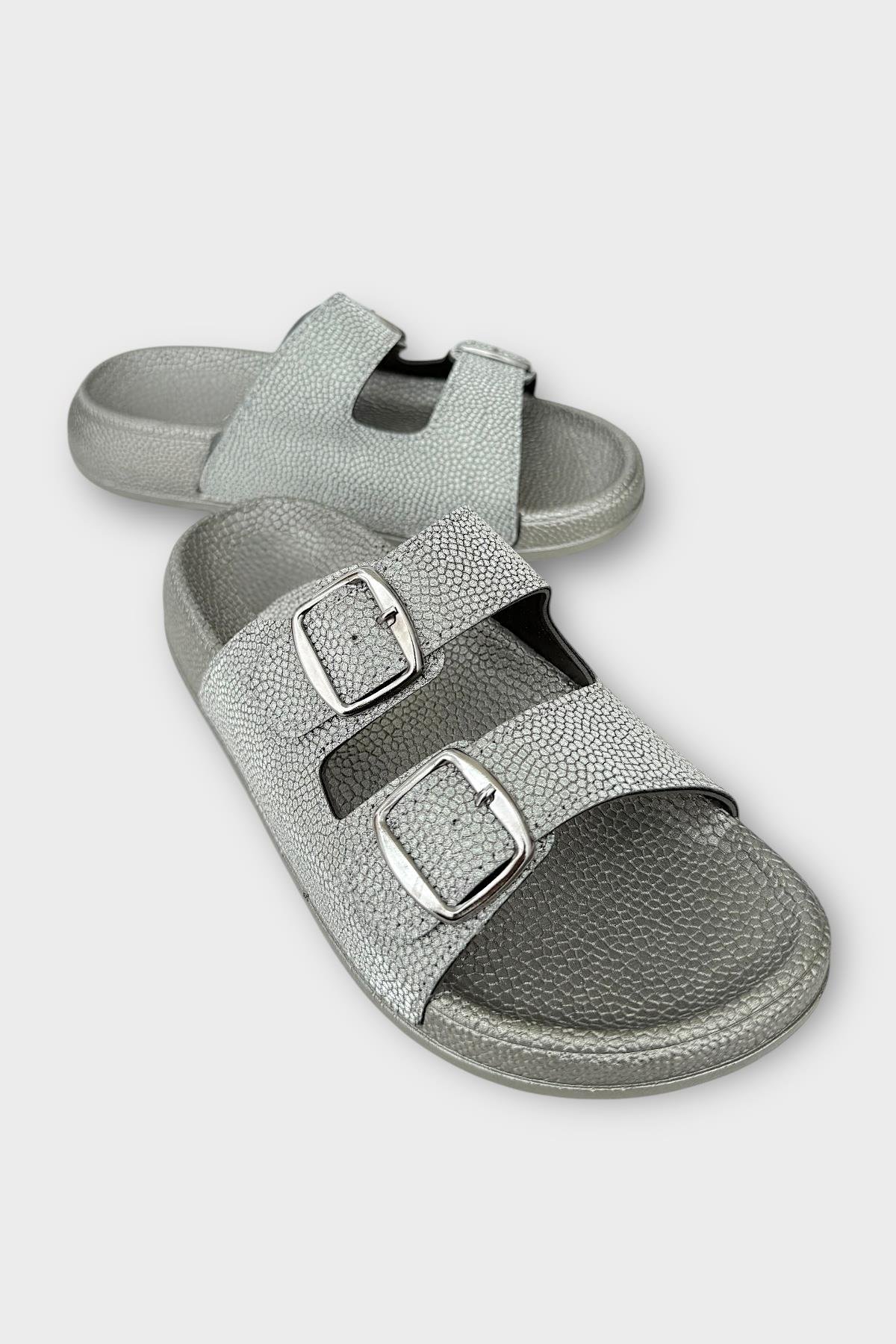 Kadın Simli Çift Bant Ayarlanabilr Tokalı Terlik FÜME - Görsel 3