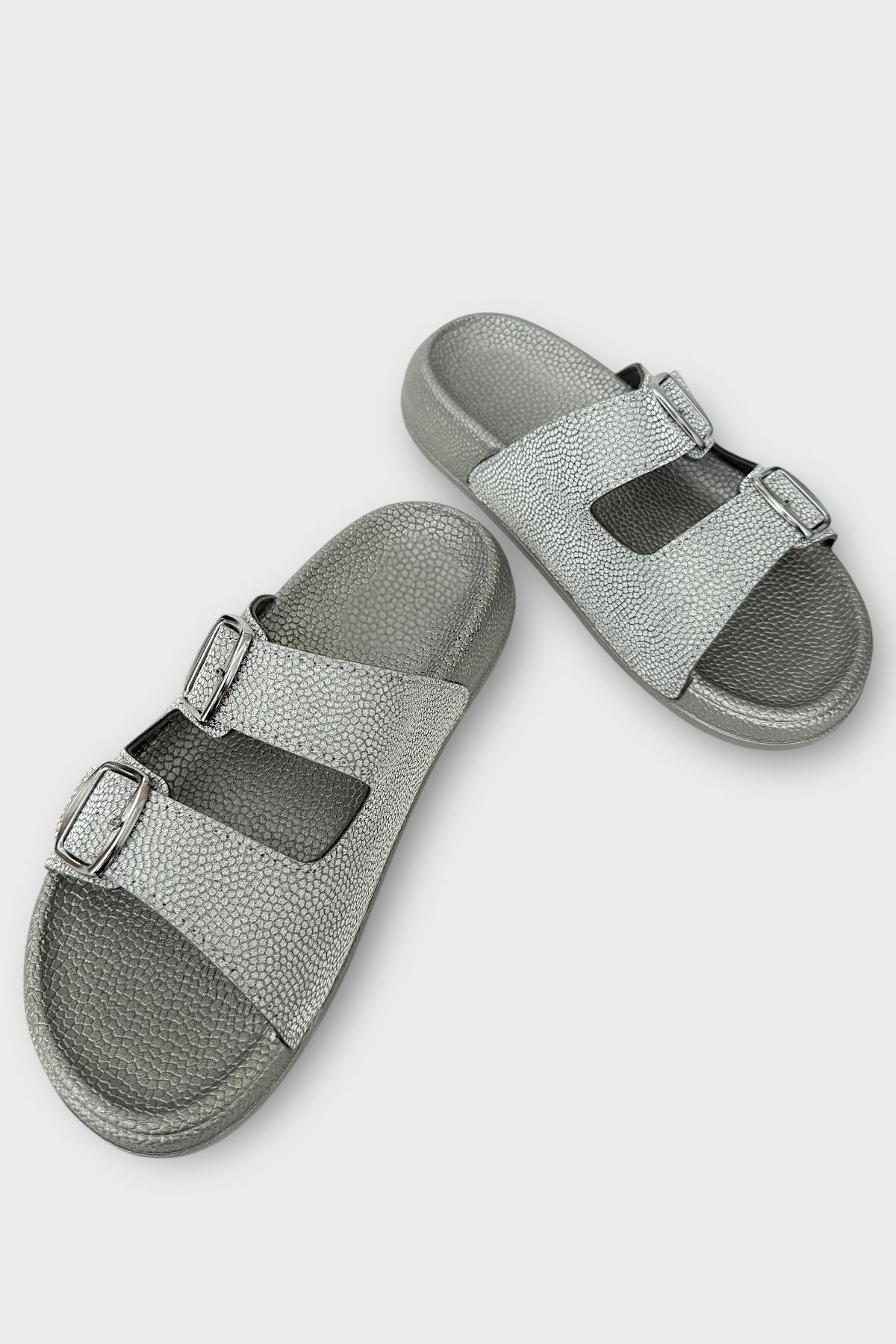 Kadın Simli Çift Bant Ayarlanabilr Tokalı Terlik FÜME - Görsel 4