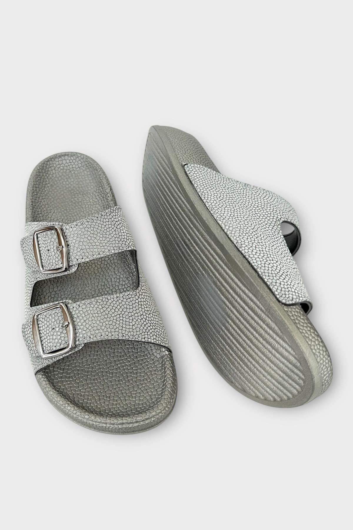 Kadın Simli Çift Bant Ayarlanabilr Tokalı Terlik FÜME - Görsel 5