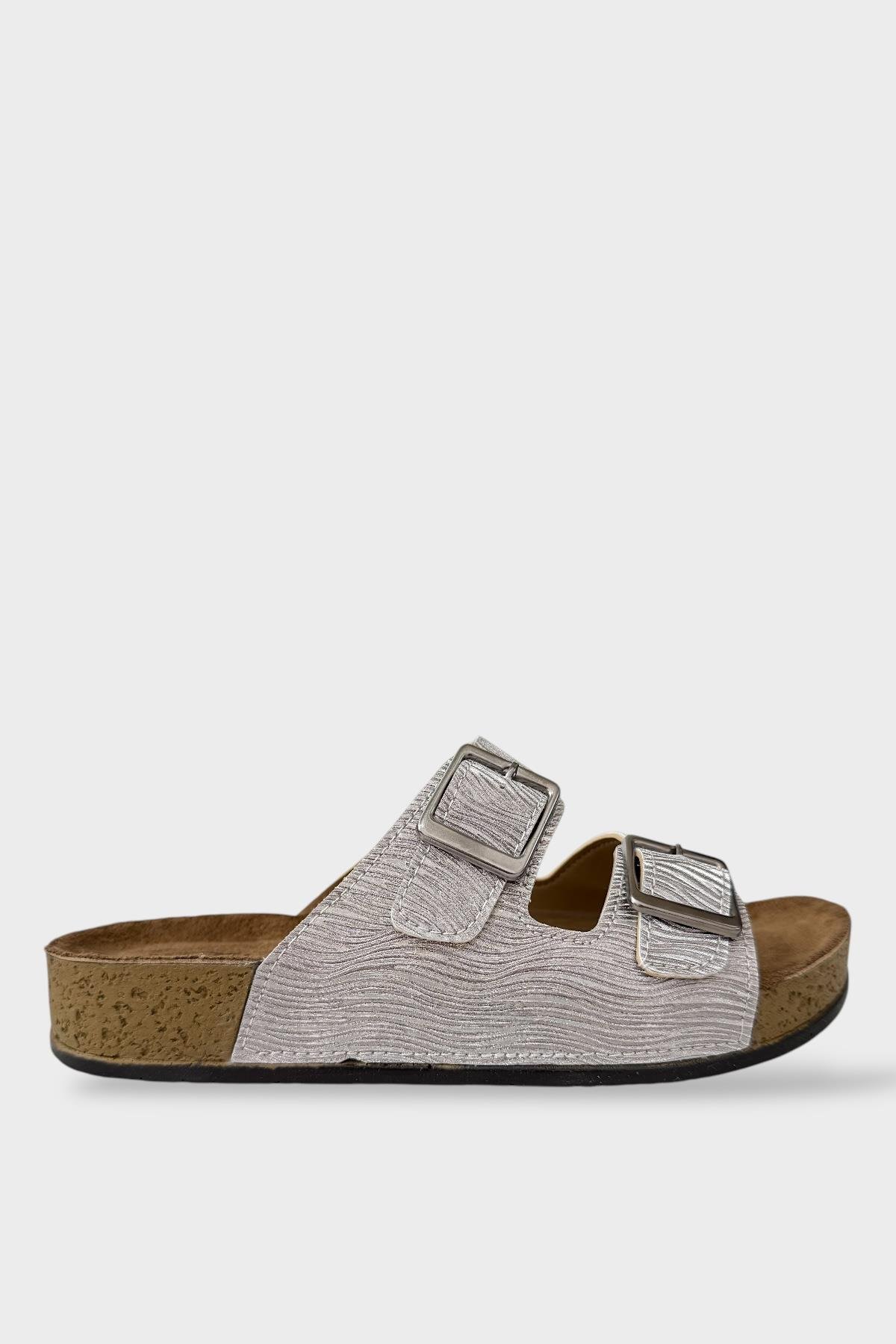 Kadın Günlük Terlik Ayarlanabililr Tokalı Çift Bantlı Şık Ortopedik Yazlık Ev Plaj Tatil Terliği GÜMÜŞ - Görsel 2