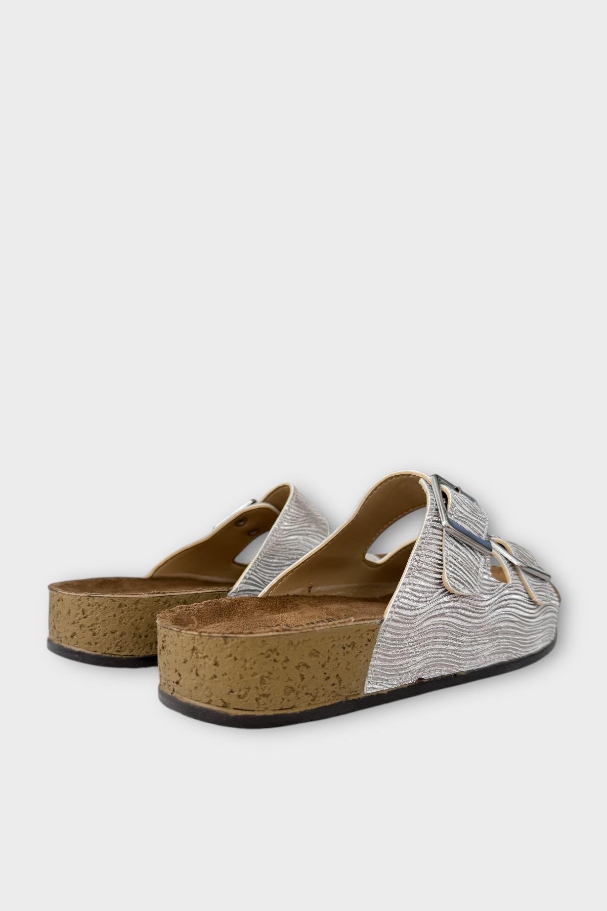 Kadın Günlük Terlik Ayarlanabililr Tokalı Çift Bantlı Şık Ortopedik Yazlık Ev Plaj Tatil Terliği GÜMÜŞ - Görsel 6