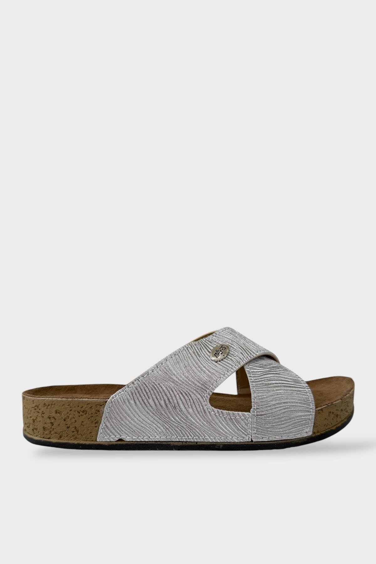 Kadın Günlük Terlik Çapraz Şık Ortopedik Yazlık Ev Plaj Tatil Terliği GÜMÜŞ - Görsel 2
