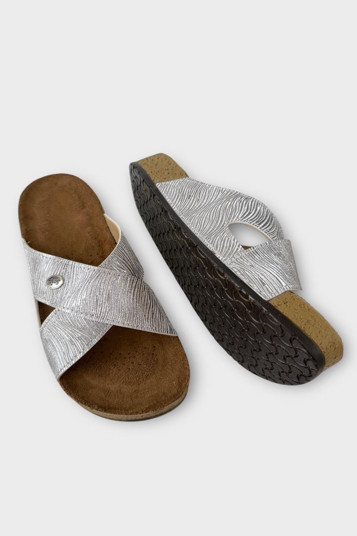 Kadın Günlük Terlik Çapraz Şık Ortopedik Yazlık Ev Plaj Tatil Terliği GÜMÜŞ - Görsel 5