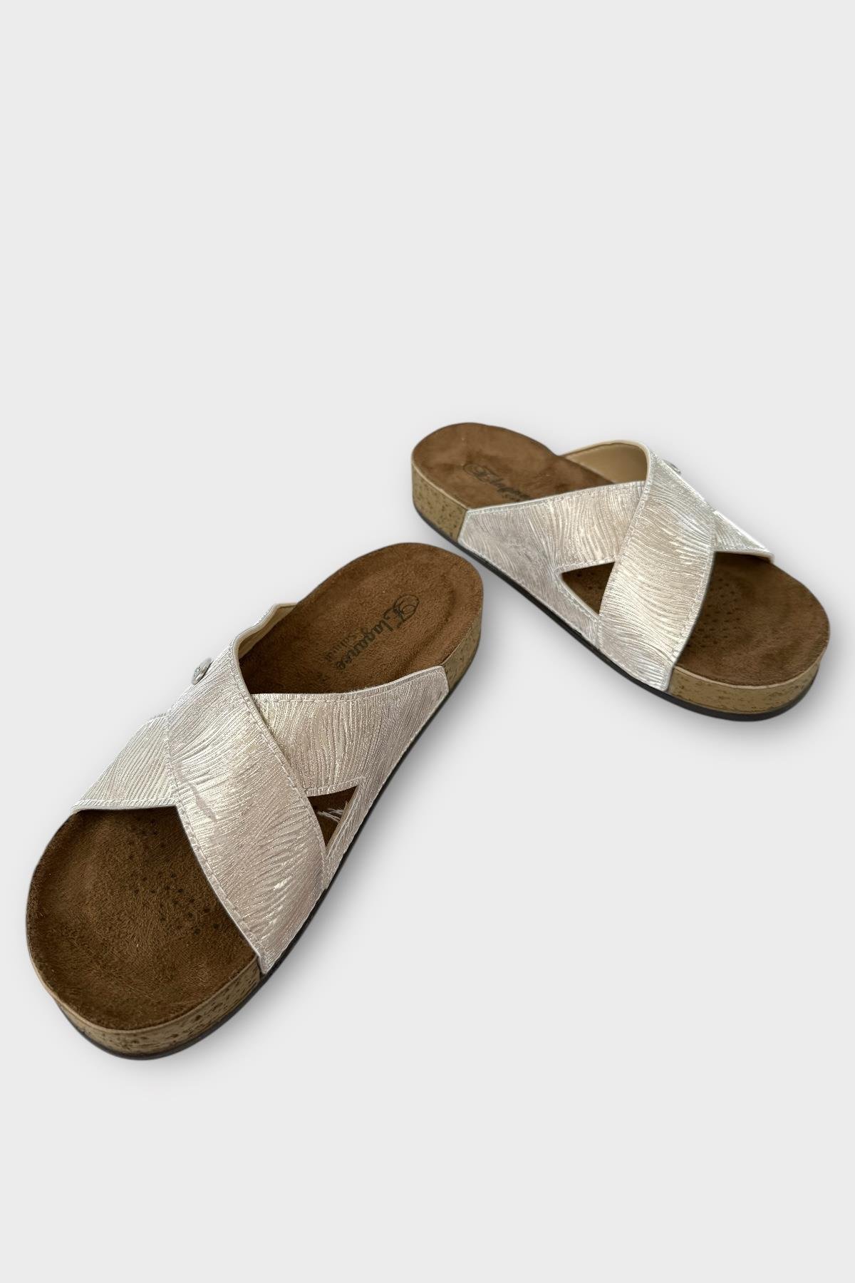 Kadın Günlük Terlik Çapraz Şık Ortopedik Yazlık Ev Plaj Tatil Terliği ALTIN - Görsel 4