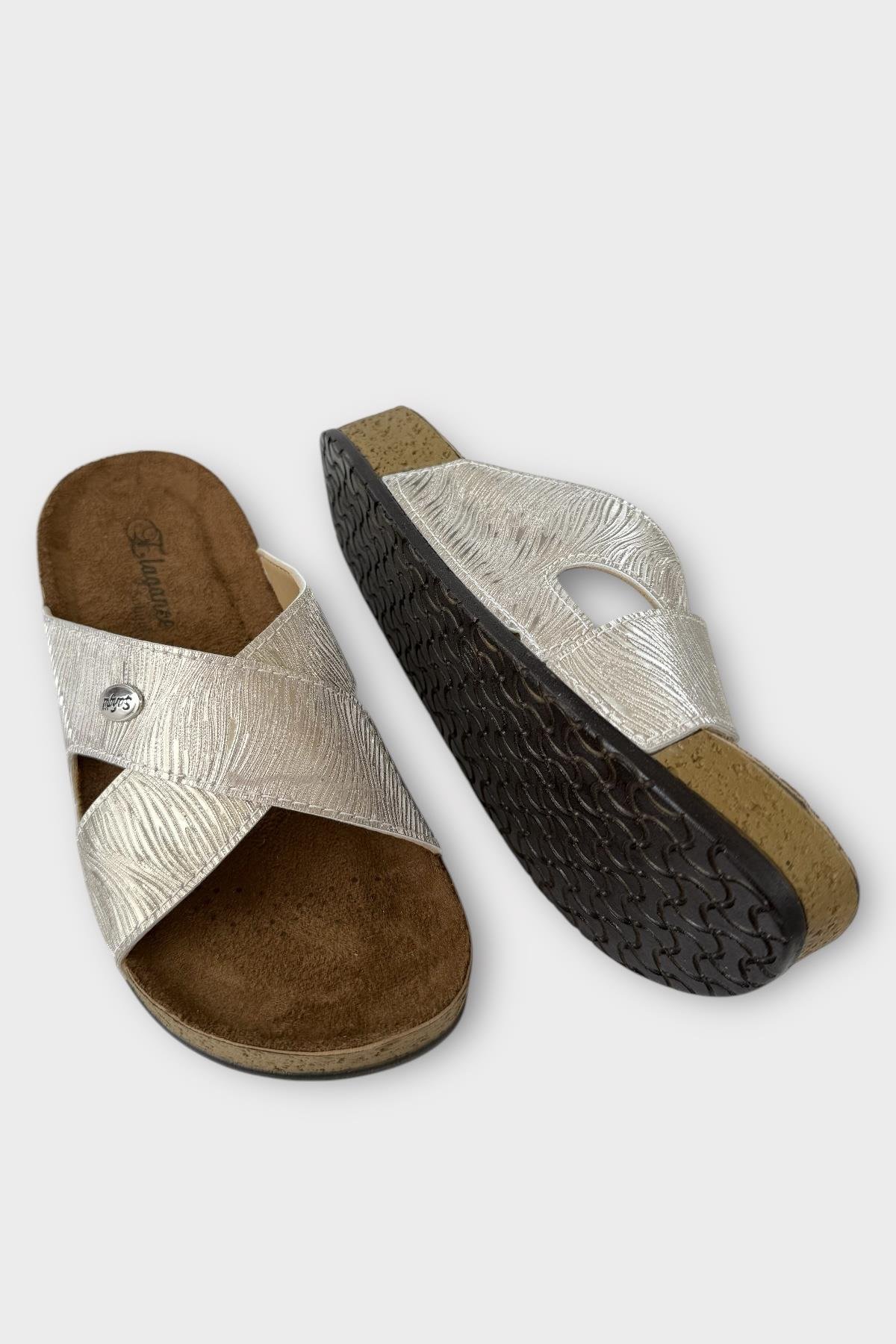 Kadın Günlük Terlik Çapraz Şık Ortopedik Yazlık Ev Plaj Tatil Terliği ALTIN - Görsel 5