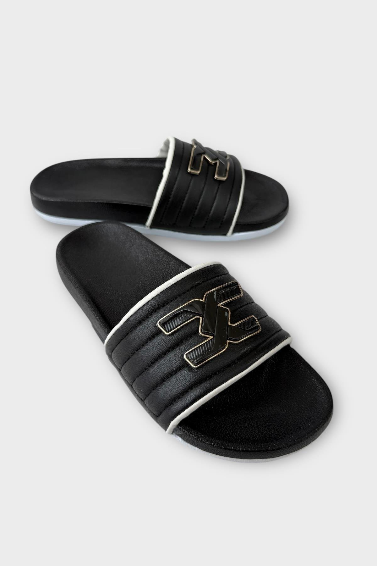 Kadın Günlük Terlik Tokalı Şık Yazlık Ev Plaj Tatil İş Terliği SİYAH - BEYAZ - Görsel 3