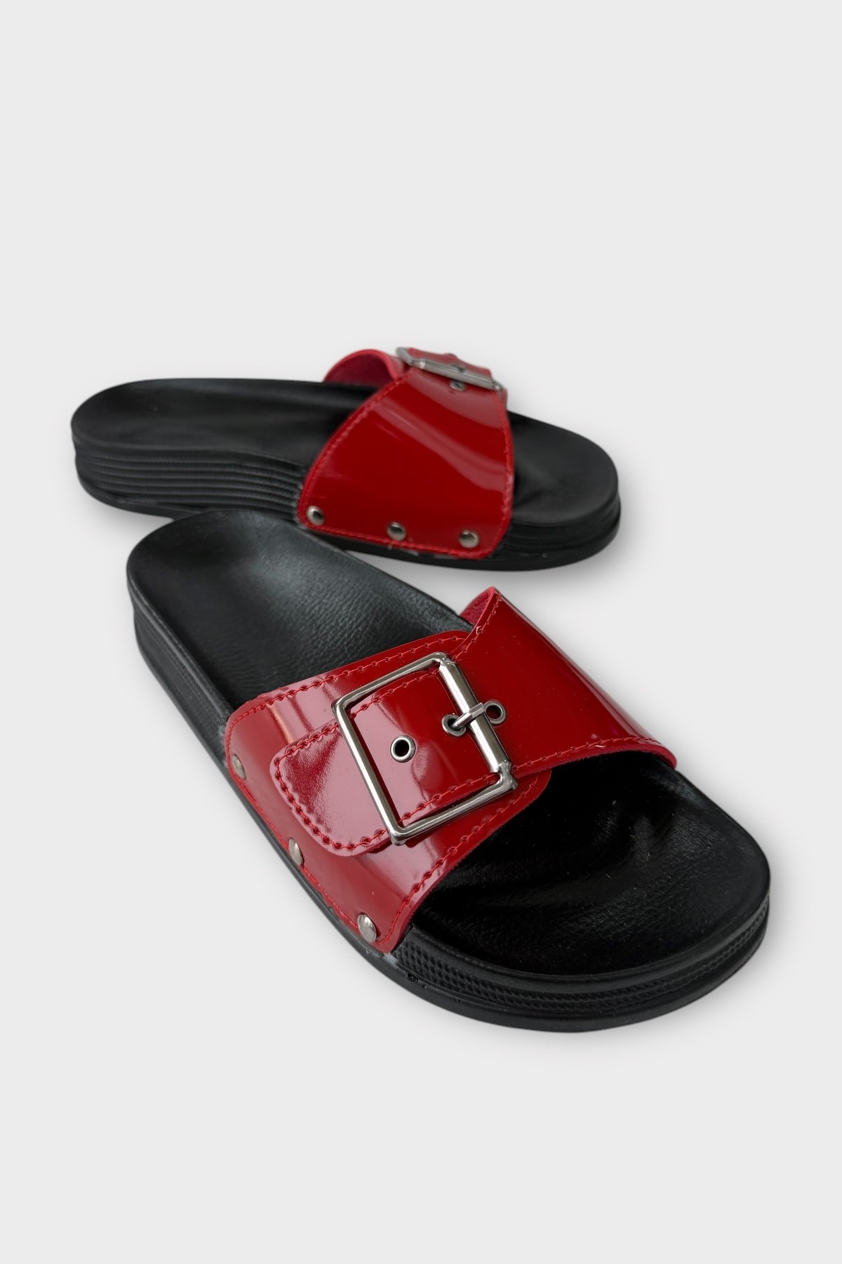 Kadın Günlük Terlik Tokalı Şık Ortopedik Yazlık Ev Plaj Tatil İş Terliği KIRMIZI - Görsel 3