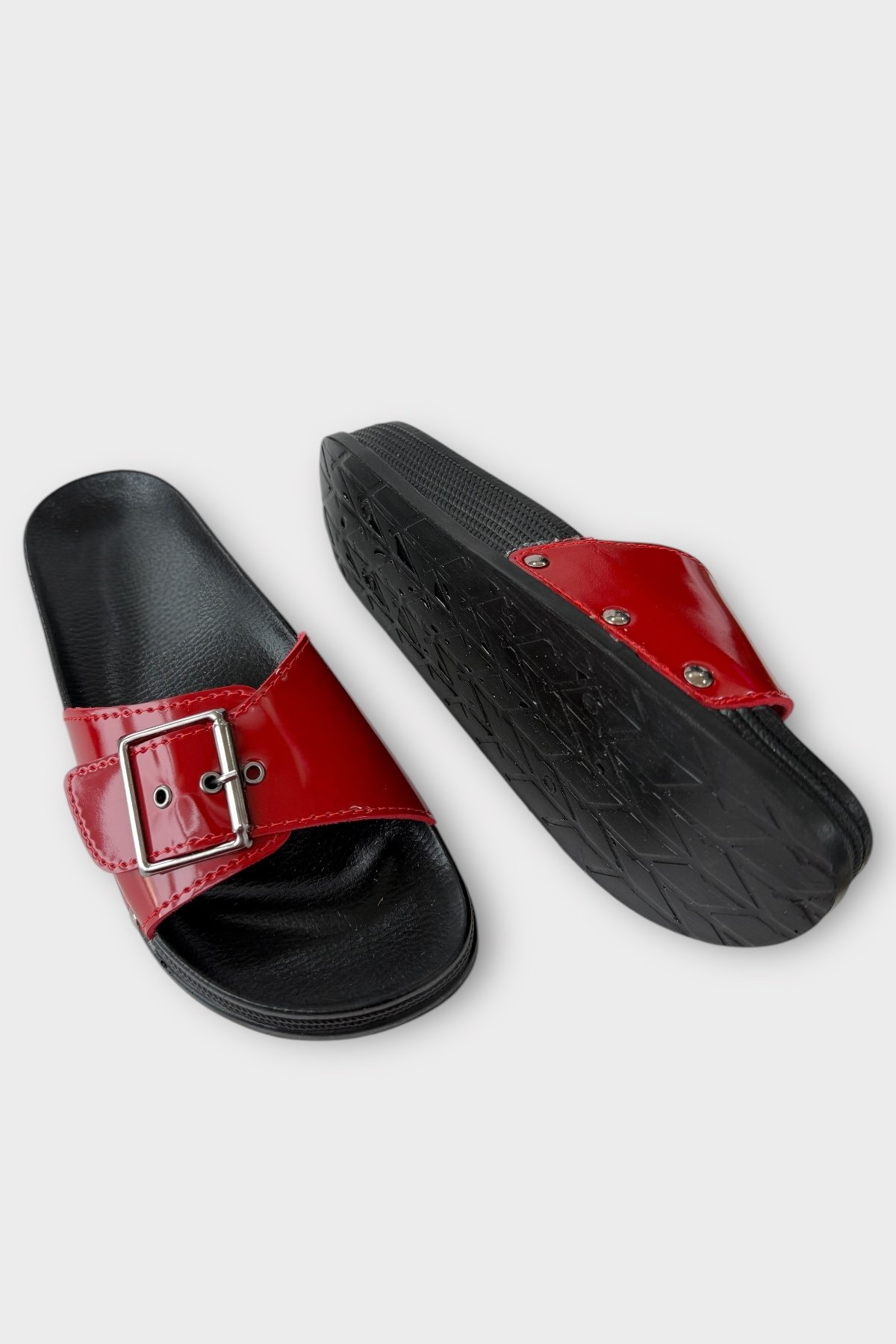 Kadın Günlük Terlik Tokalı Şık Ortopedik Yazlık Ev Plaj Tatil İş Terliği KIRMIZI - Görsel 5