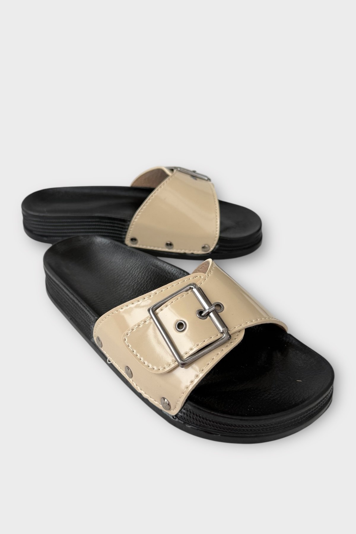 Kadın Günlük Terlik Tokalı Şık Ortopedik Yazlık Ev Plaj Tatil İş Terliği BEJ - Görsel 3