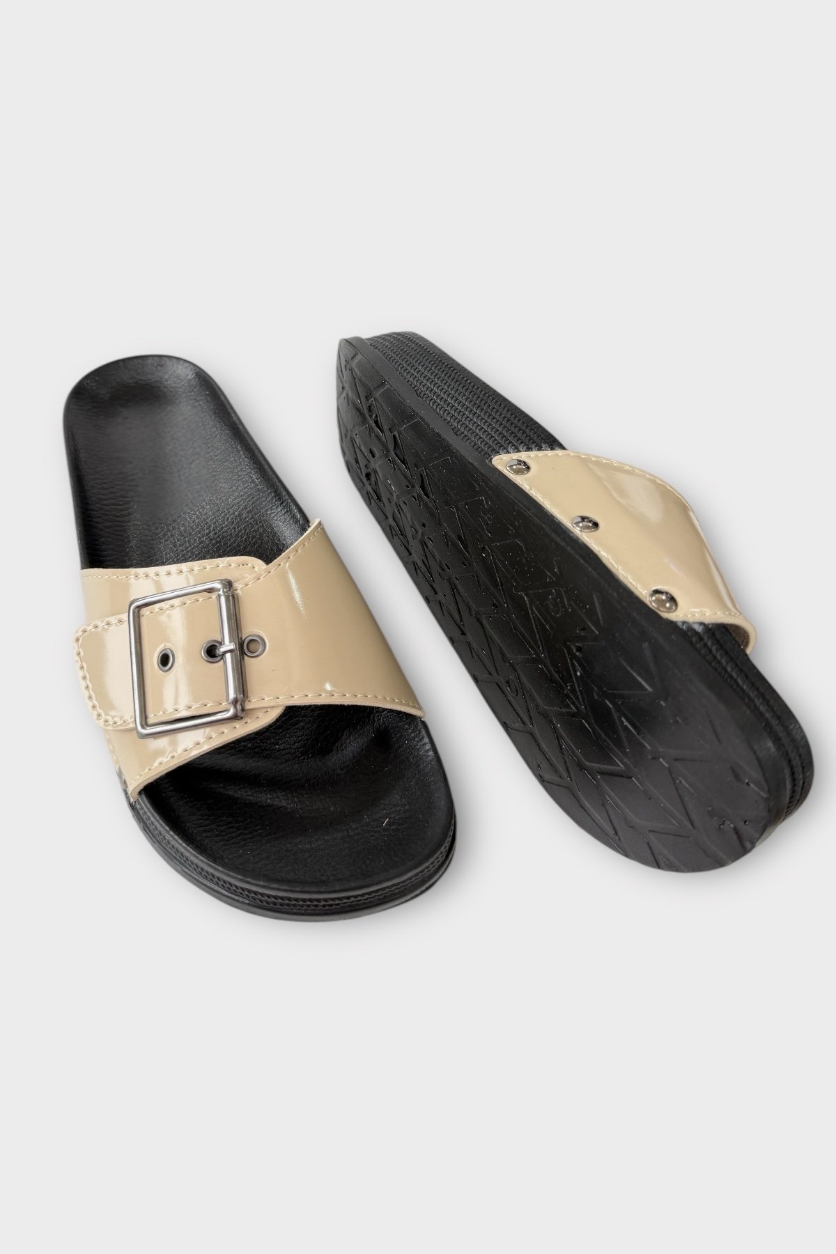 Kadın Günlük Terlik Tokalı Şık Ortopedik Yazlık Ev Plaj Tatil İş Terliği BEJ - Görsel 5