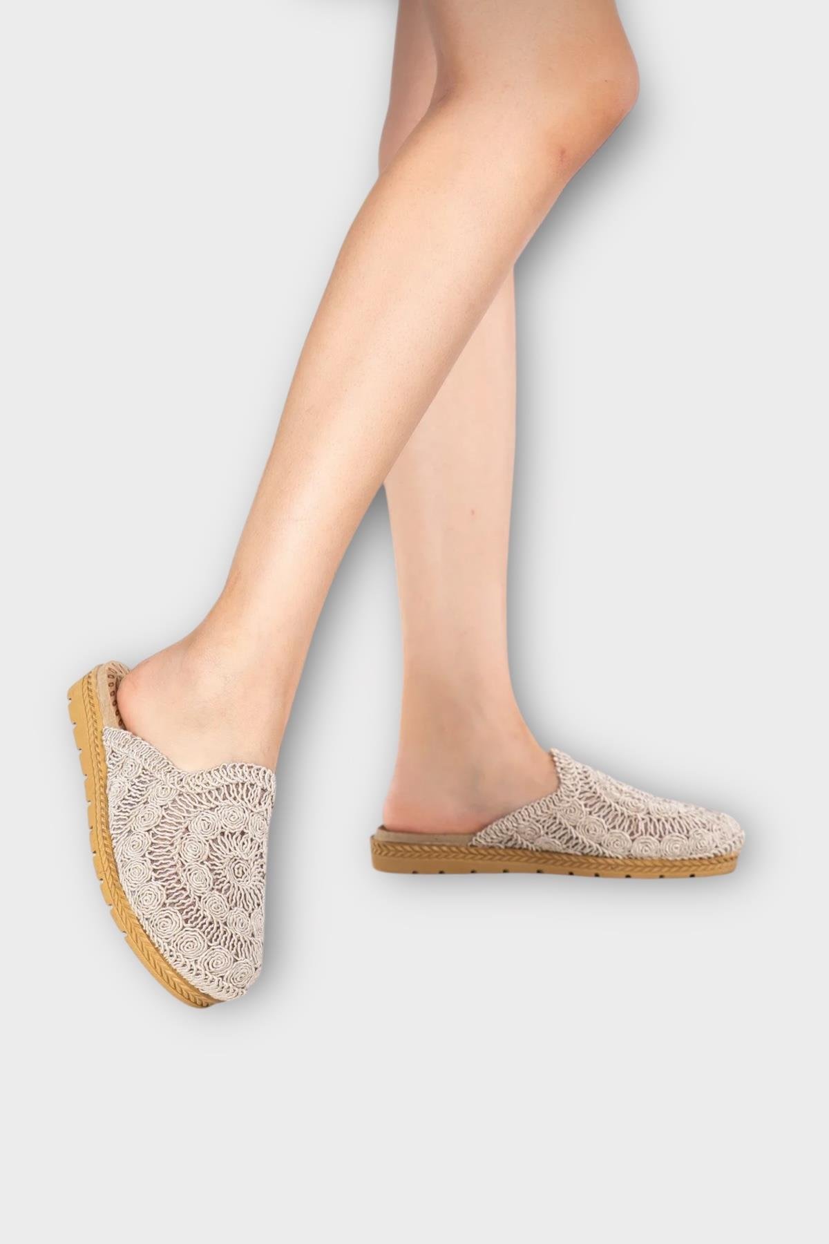 Kadın Hasır Örgü İşlemeli Önü Kapalı Günlük Rahat Terlik BEJ - Görsel 2