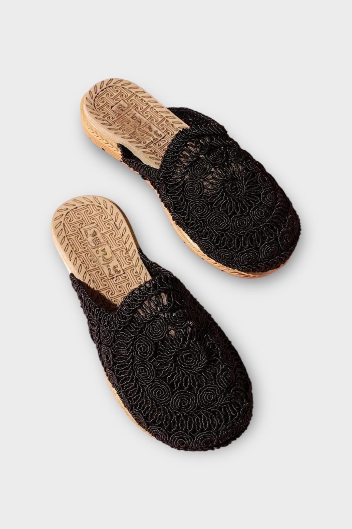Kadın Hasır Örgü İşlemeli Önü Kapalı Günlük Rahat Terlik SİYAH - Görsel 5