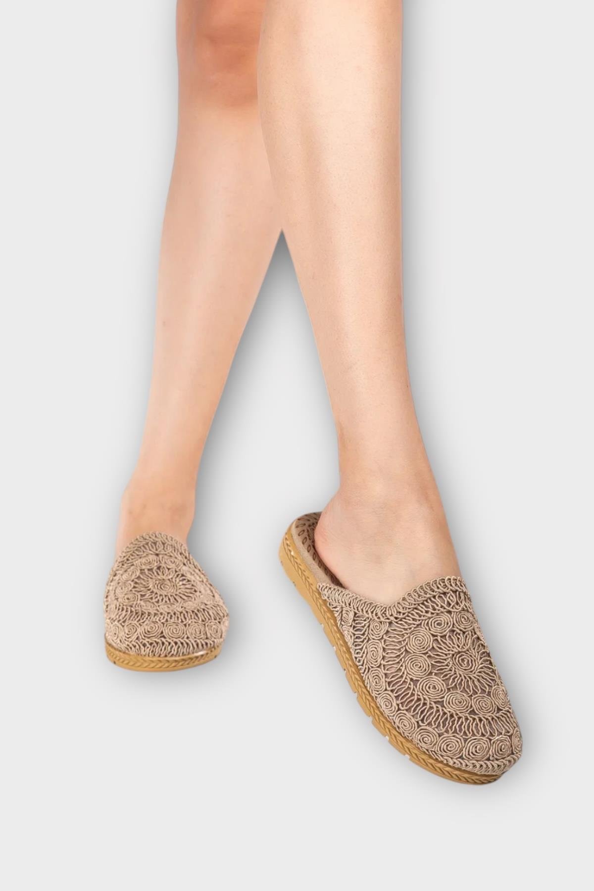Kadın Hasır Örgü İşlemeli Önü Kapalı Günlük Rahat Terlik VİZON - Görsel 2