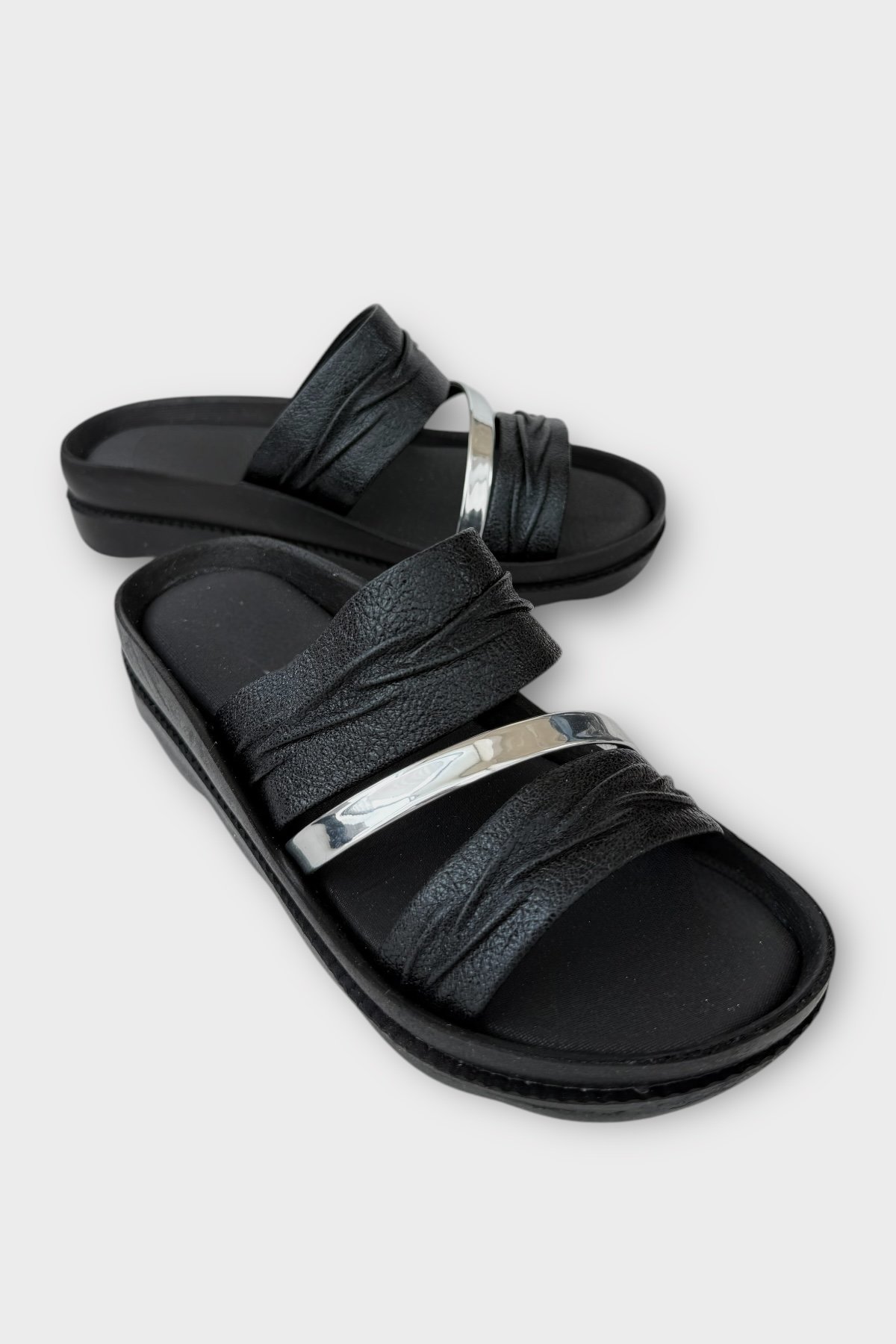 Anatomik Dolgu Taban Yumuşak Rahat Kadın Terlik SİYAH - GÜMÜŞ - Görsel 3