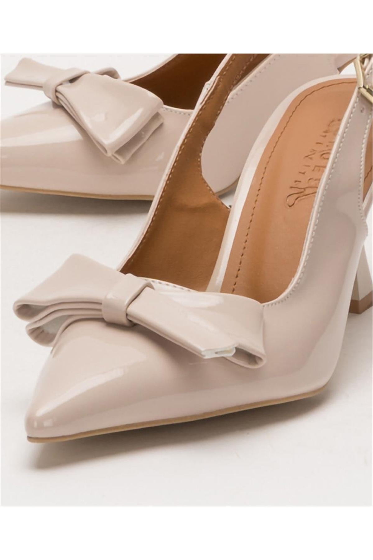 Kadın Fiyonk Tokalı Sivri Burun Arkası Açık 8 Cm Topuklu Ayakkabı BEJ - Görsel 6