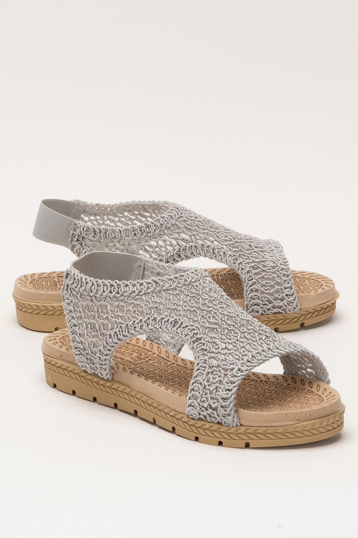 Kadın Önü Açık Örgü Desenli Lastikli Sandalet GRİ - Görsel 3
