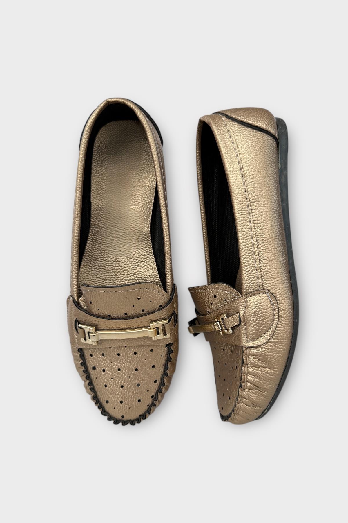 Kadın Delikli Tokalı Babet Ayakkabı ALTIN - Görsel 7