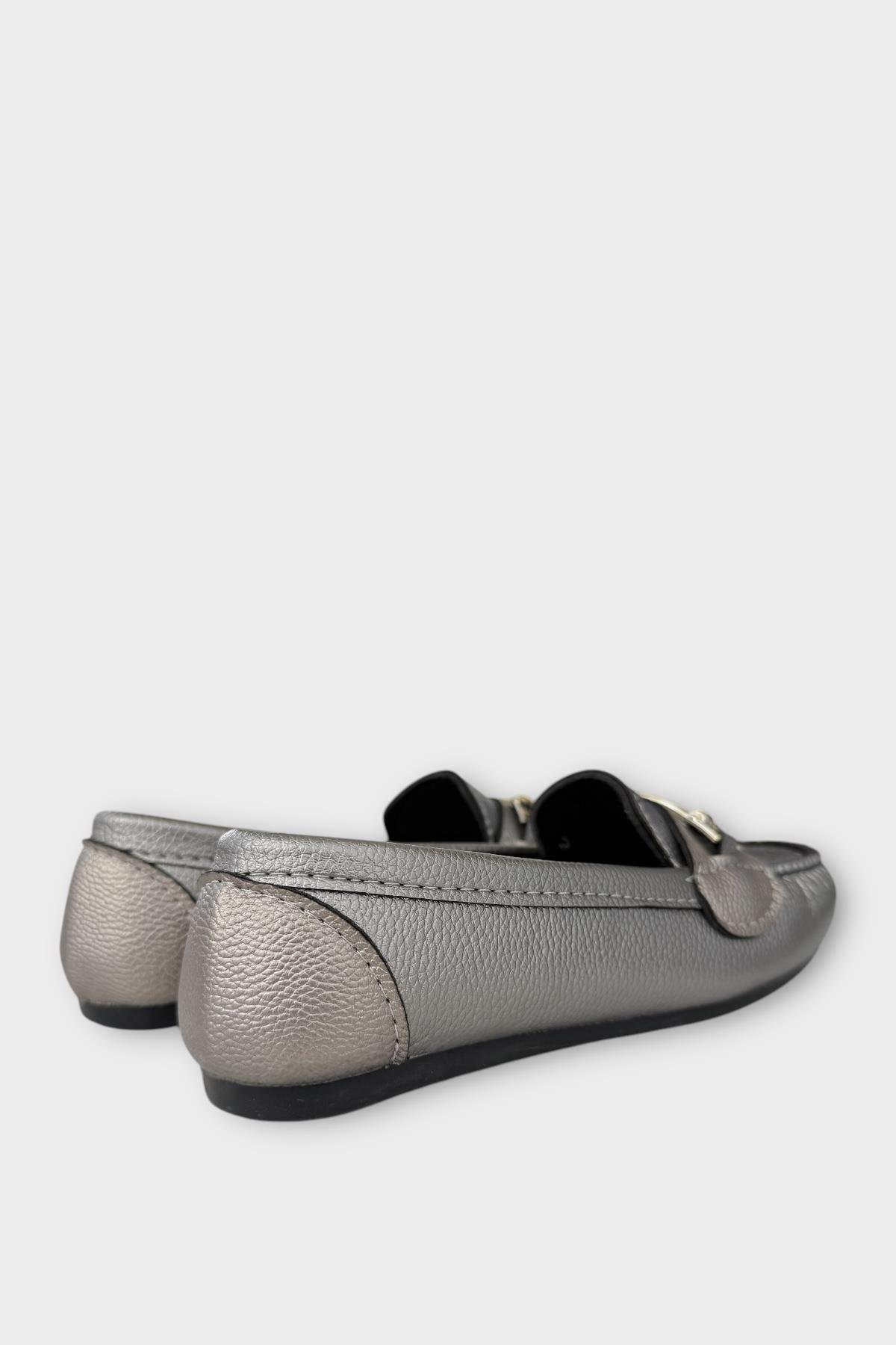 Kadın Delikli Tokalı Babet Ayakkabı GÜMÜŞ - Görsel 6