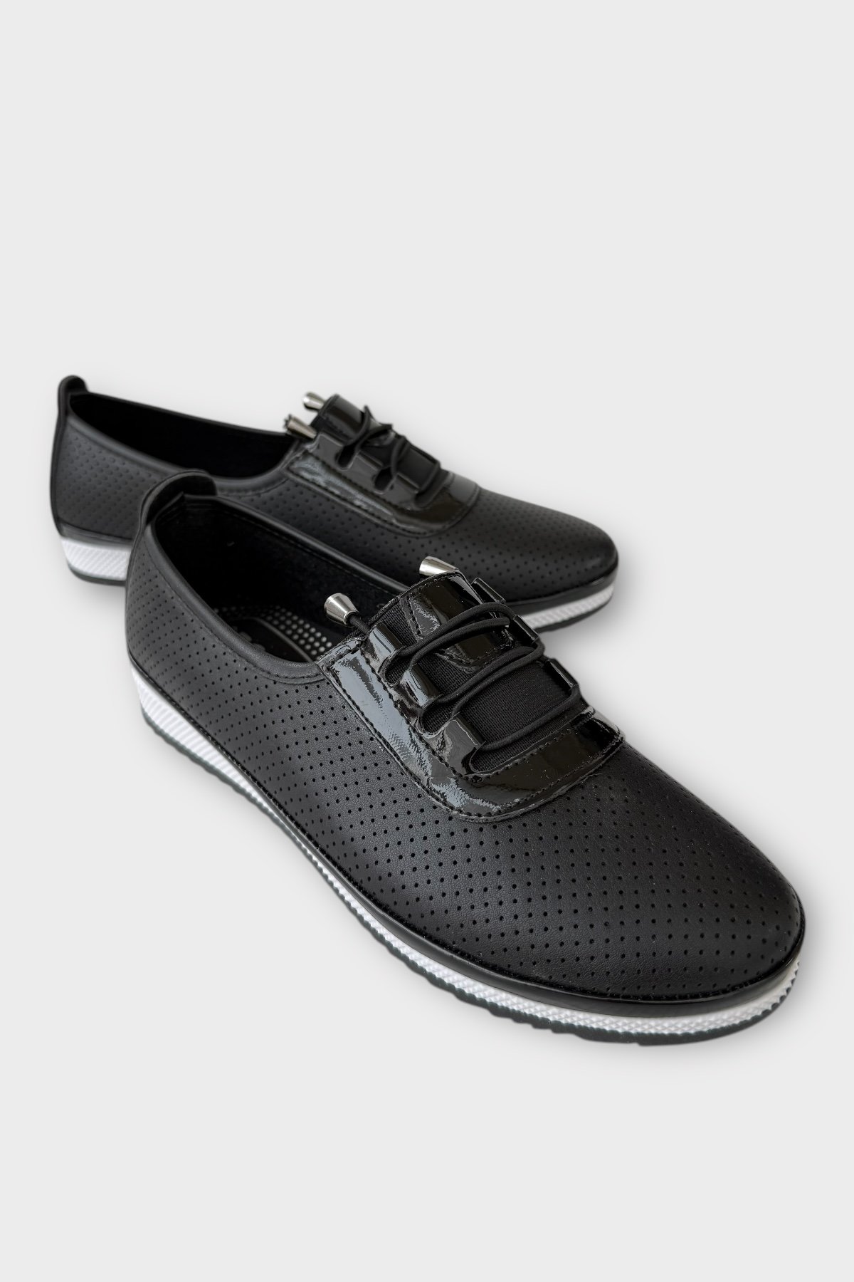 Ortopedik Hava Alan Yumuşak Tabanlı Günlük Anne Babet SİYAH - BEYAZ - Görsel 3