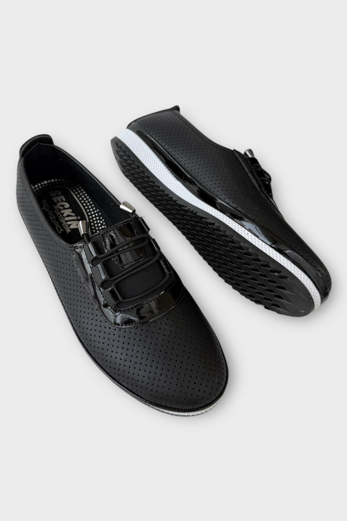 Ortopedik Hava Alan Yumuşak Tabanlı Günlük Anne Babet SİYAH - BEYAZ - Görsel 5