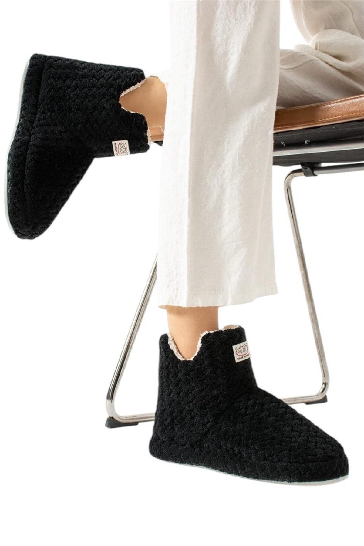 Kadın ZikZak Desen İçi Kürklü Kaymaz Taban Ev Botu Panduf SİYAH - Görsel 2