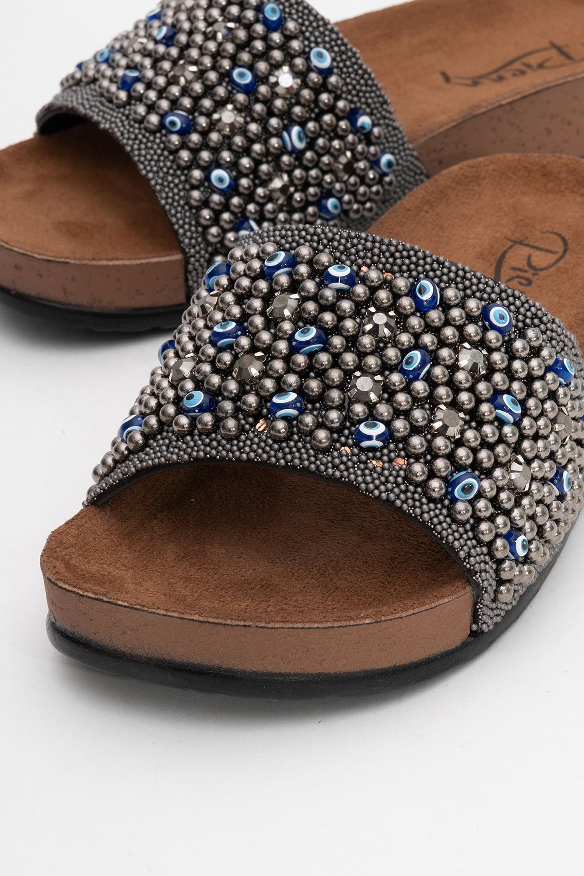 Kadın Boncuklu Düz Terlik FÜME - Görsel 4