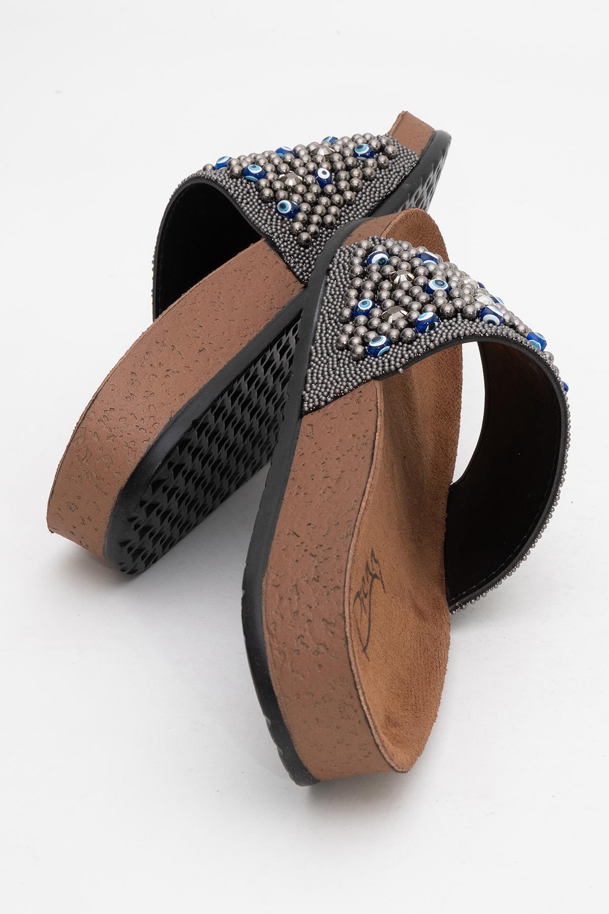 Kadın Boncuklu Düz Terlik FÜME - Görsel 5