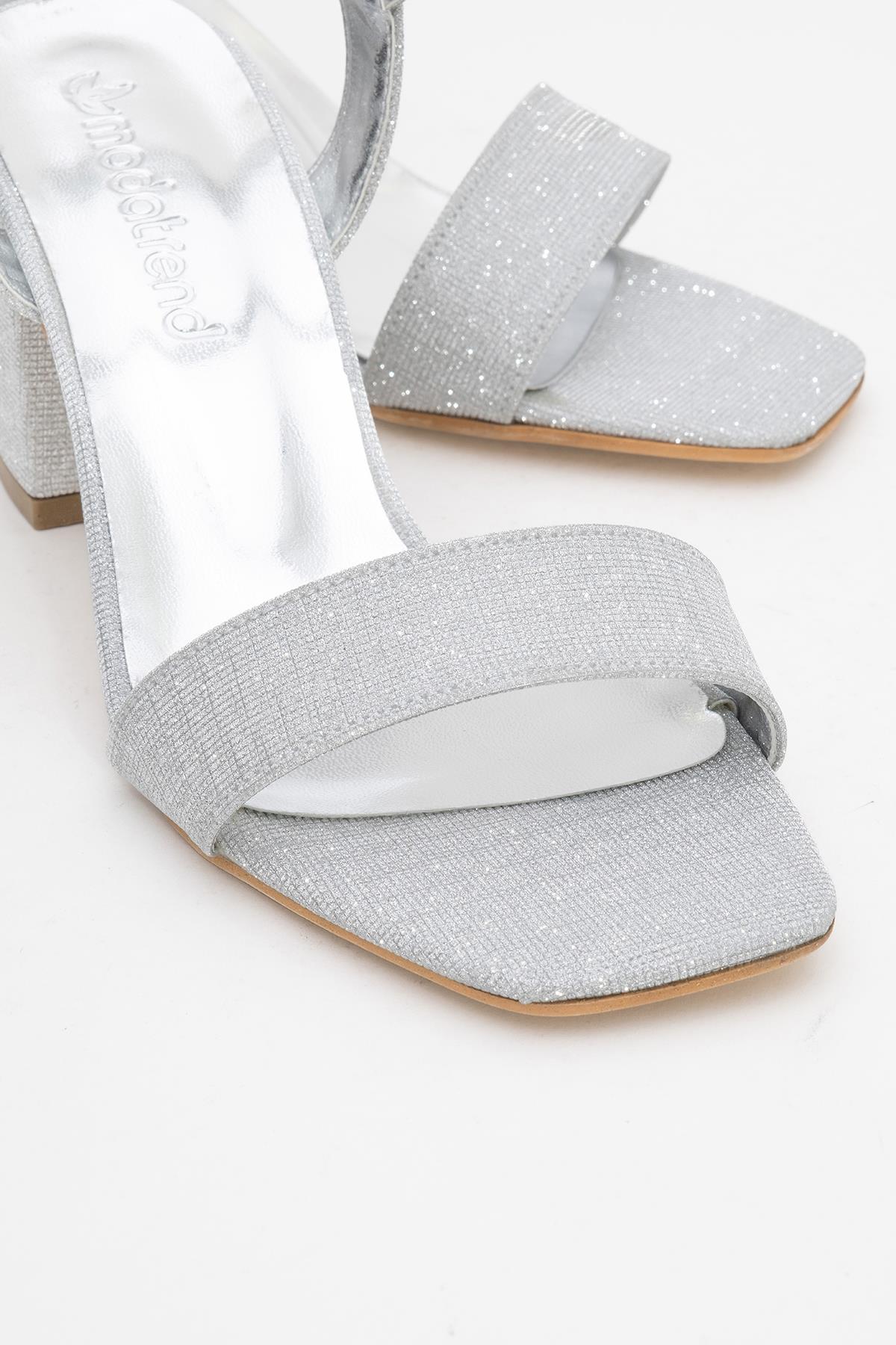 Tek Bantlı Kadın Topuklu Sandalet GÜMÜŞ SİM - Görsel 4