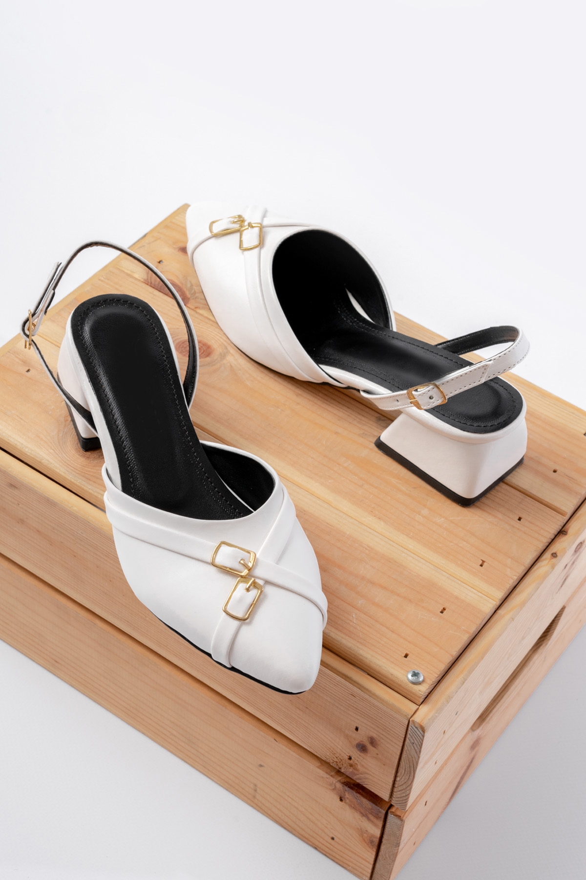 Gabriel Beyaz Çapraz Tokalı (4 cm Topuklu) Sivri Burun Babet Ayakkabı - Görsel 4