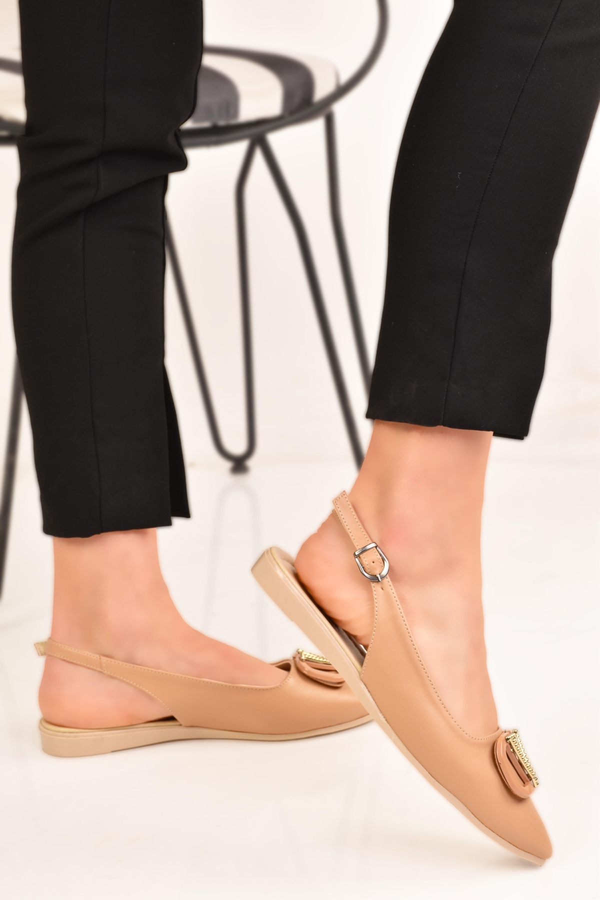 Kadın Sivri Burun V Tokalı Günlük Babet - Görsel 2