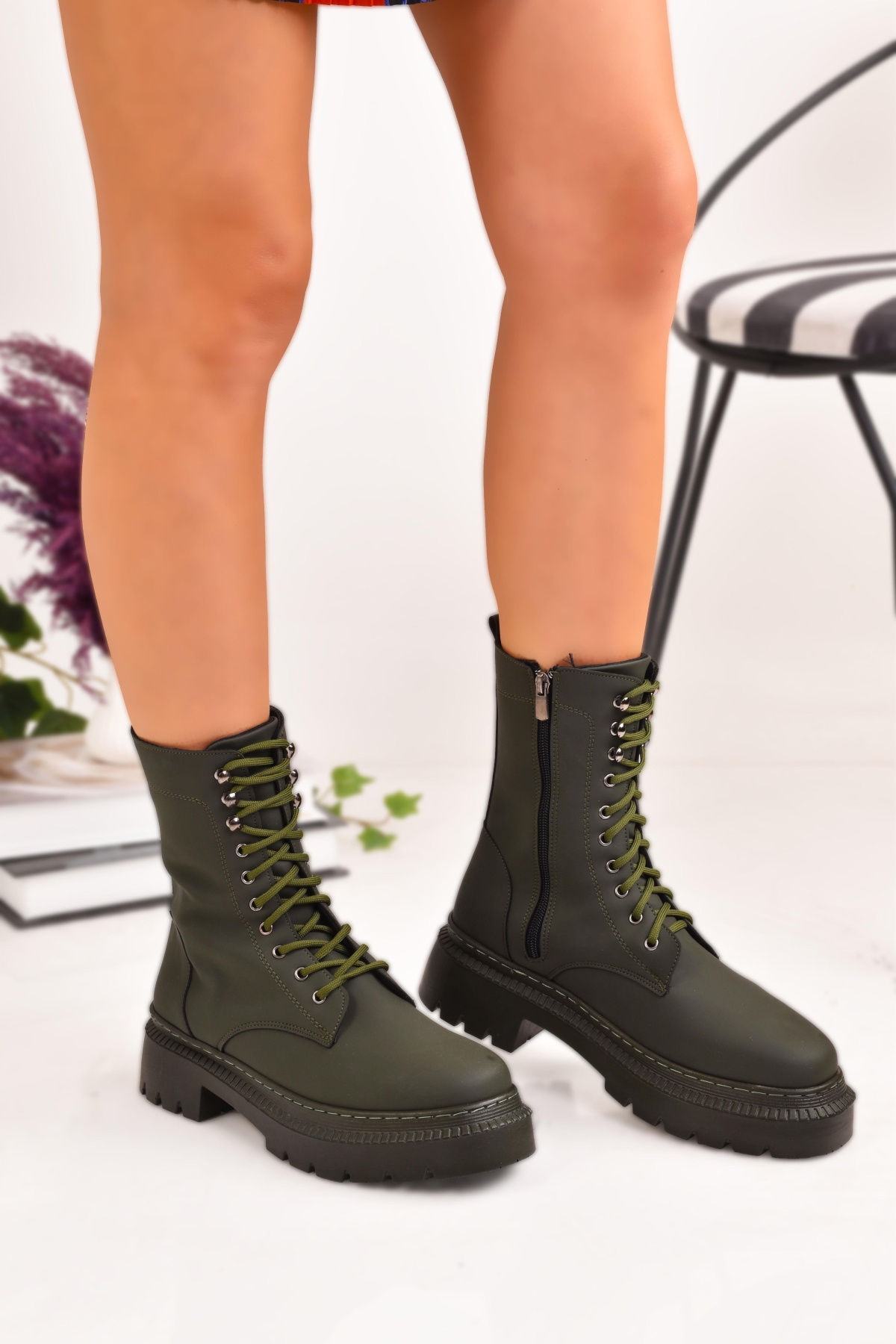 Kadın Postal Fermuarlı Kaymaz Taban Bej Bot - Görsel 2