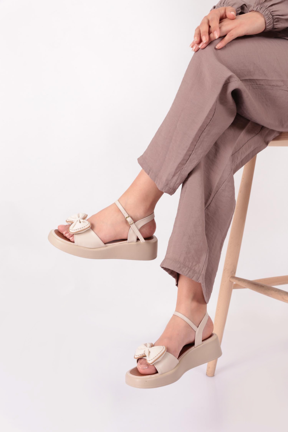 7002 Kadin Fiyonk Detayli Sandalet - Görsel 6