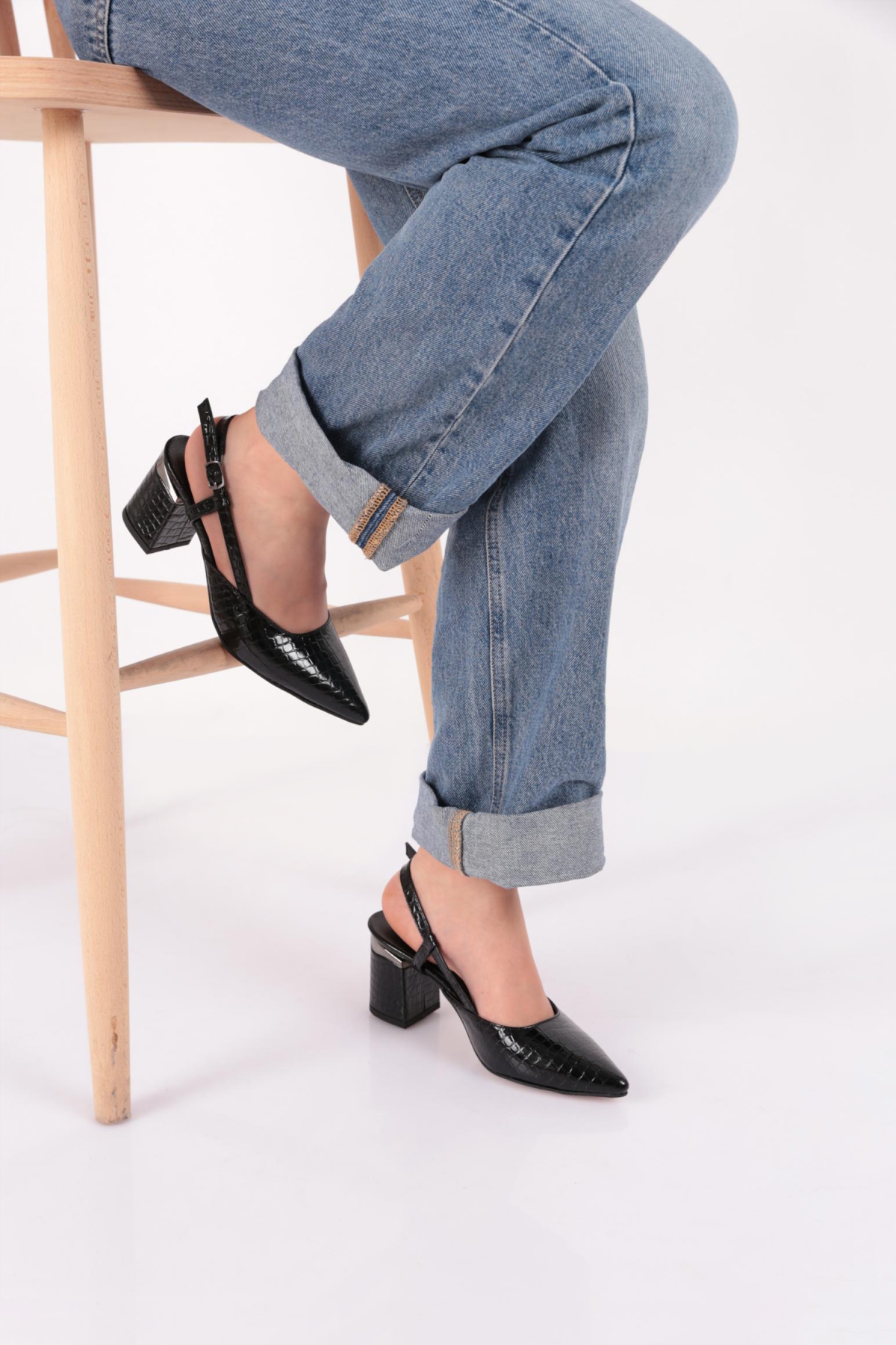 Dgn Dgn Siyah 230 Kadin Sivri Burun Arkasi Açik Bilekten Kemerli Kalin Topuklu Ayakkabi Topuklu Ayakkabı | Flo Siyah - 6. görsel