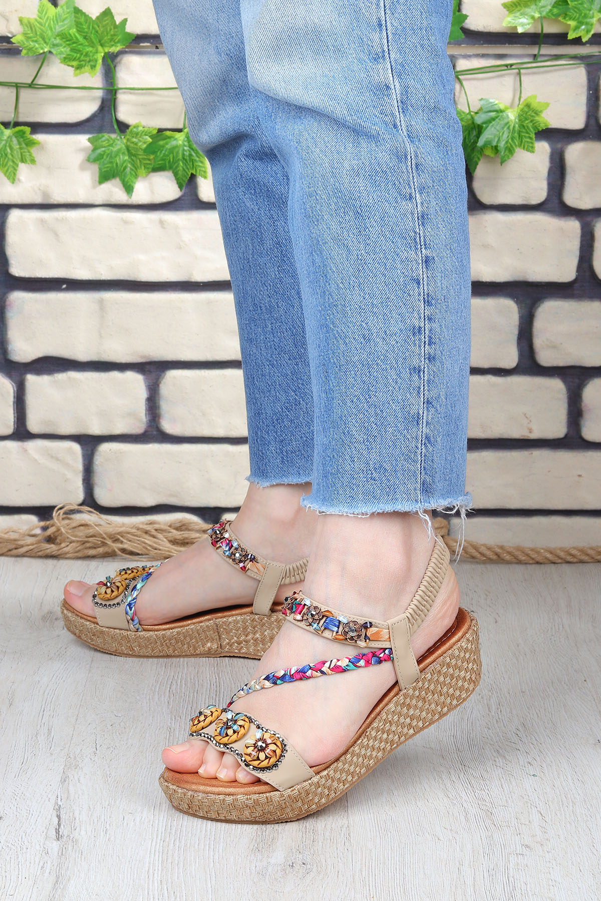 Daisy Rahat Taban Taş Boncuk Detaylı Kadın Sandalet - Görsel 6