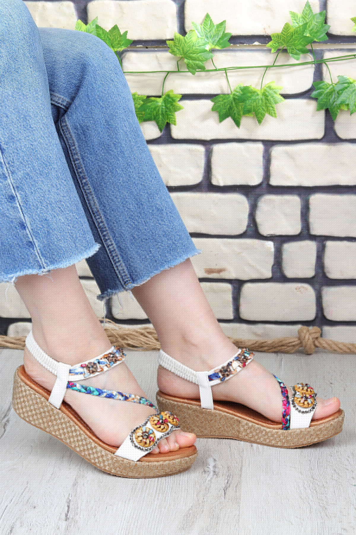 Daisy Rahat Taban Taş Boncuk Detaylı Kadın Sandalet - Görsel 3