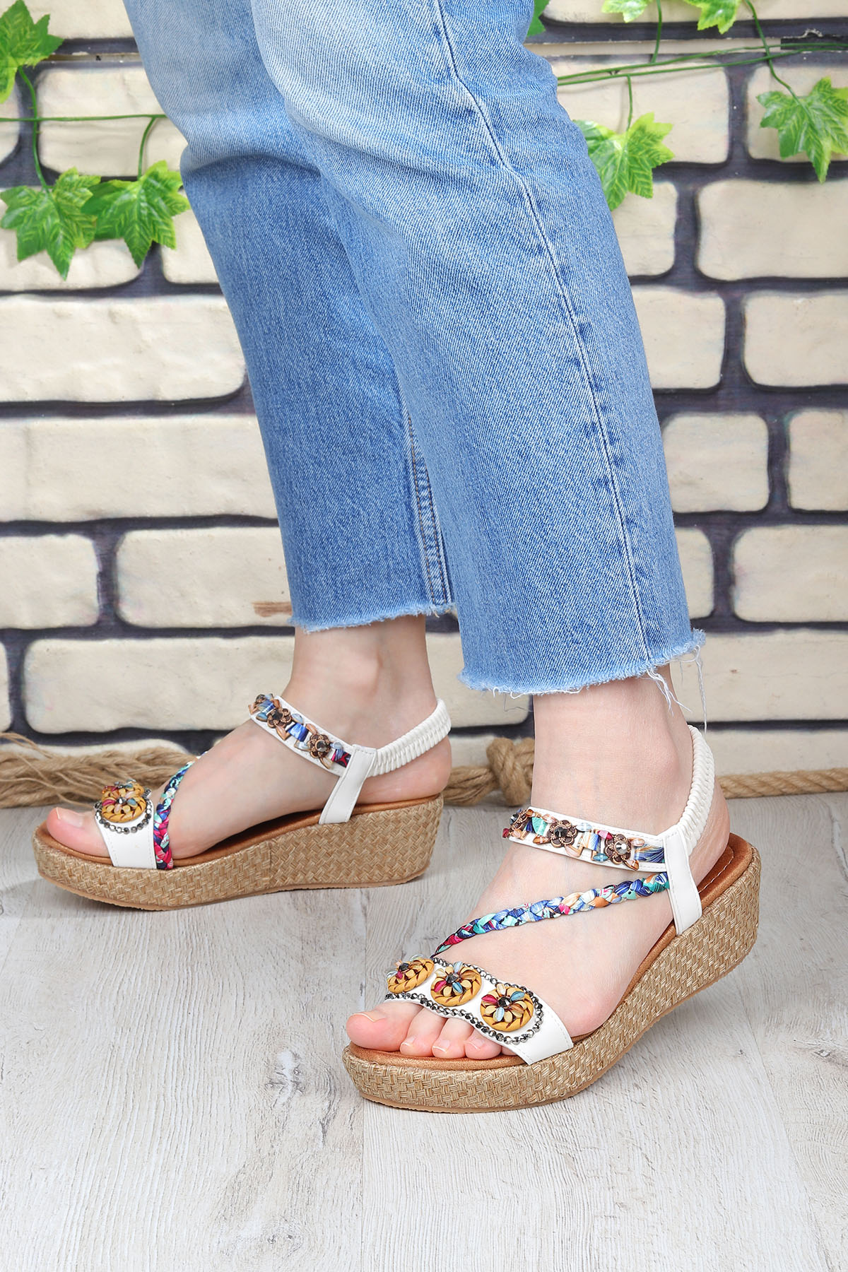 Daisy Rahat Taban Taş Boncuk Detaylı Kadın Sandalet - Görsel 6