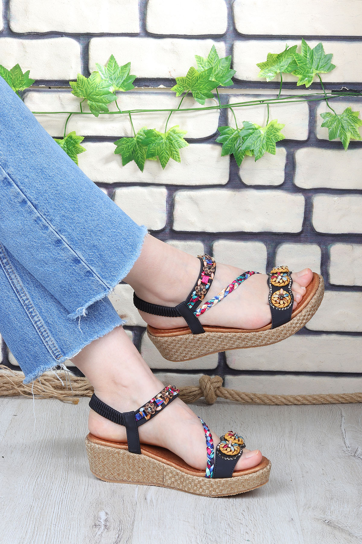 Daisy Rahat Taban Taş Boncuk Detaylı Kadın Sandalet - Görsel 2