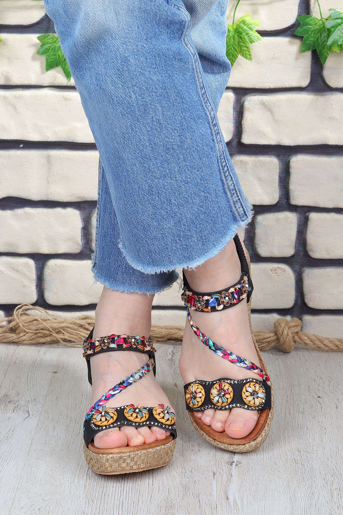 Daisy Rahat Taban Taş Boncuk Detaylı Kadın Sandalet - Görsel 5