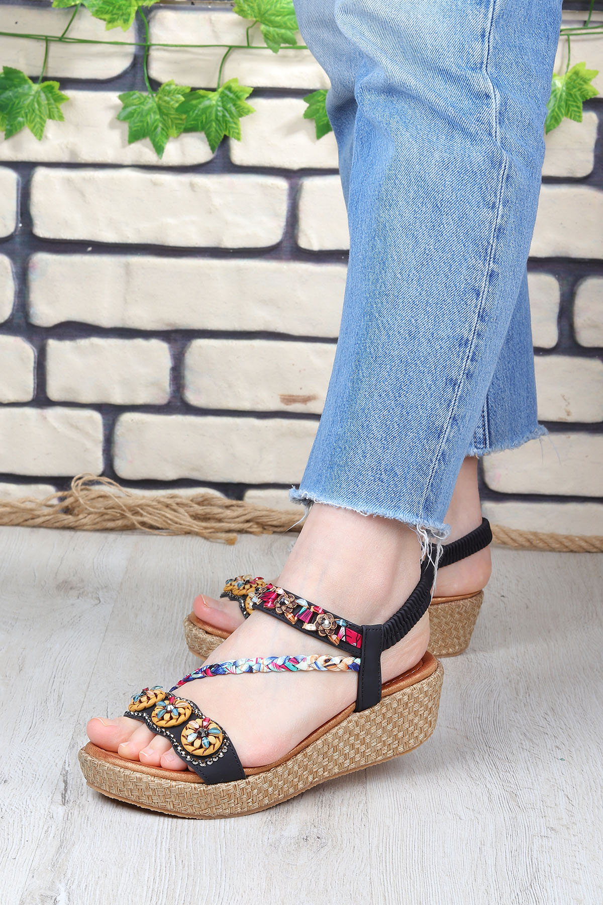 Daisy Rahat Taban Taş Boncuk Detaylı Kadın Sandalet - Görsel 6