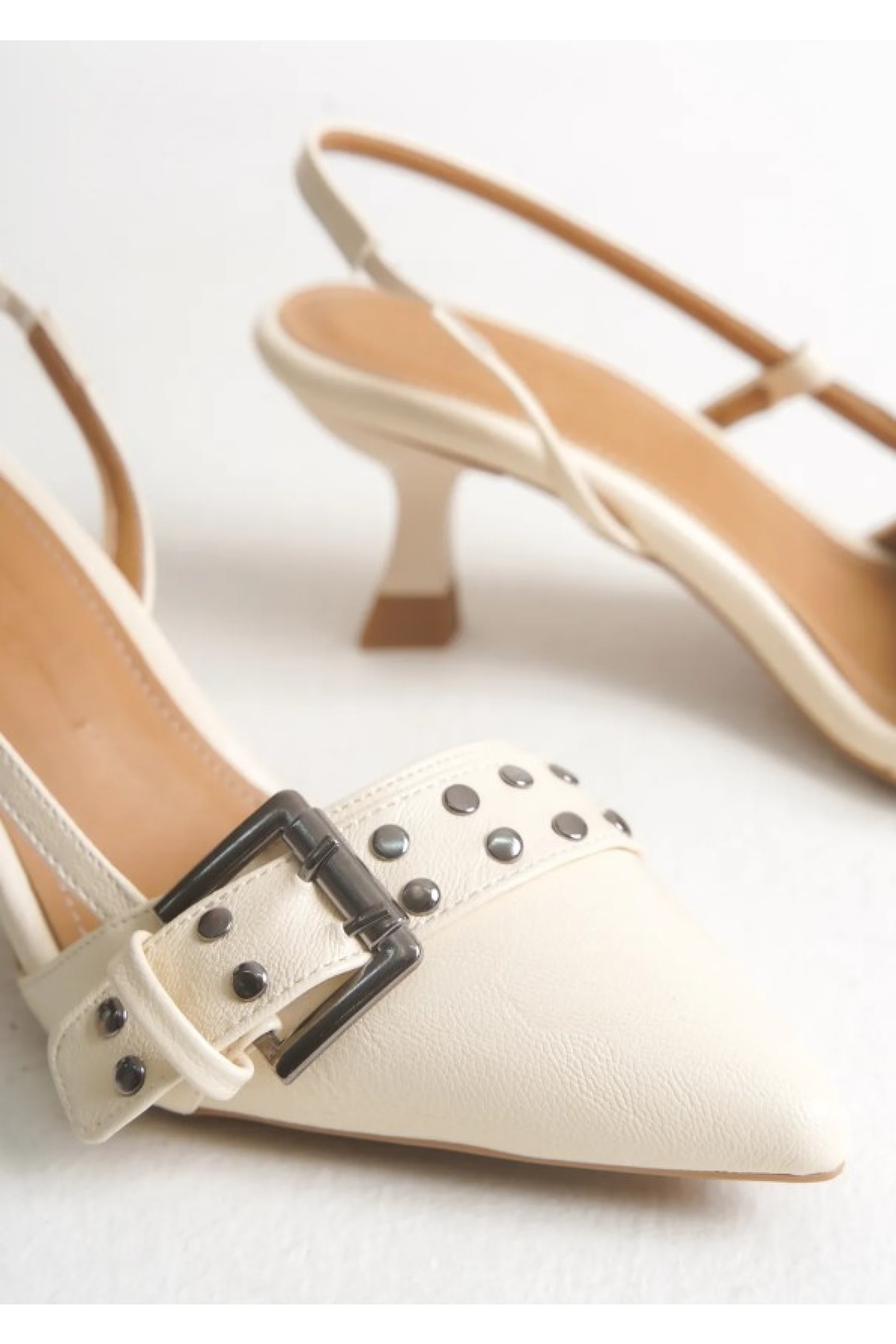 Zımba Toka Detaylı Arkası Açık Stiletto Kadın Topuklu Ayakkabı - Görsel 5