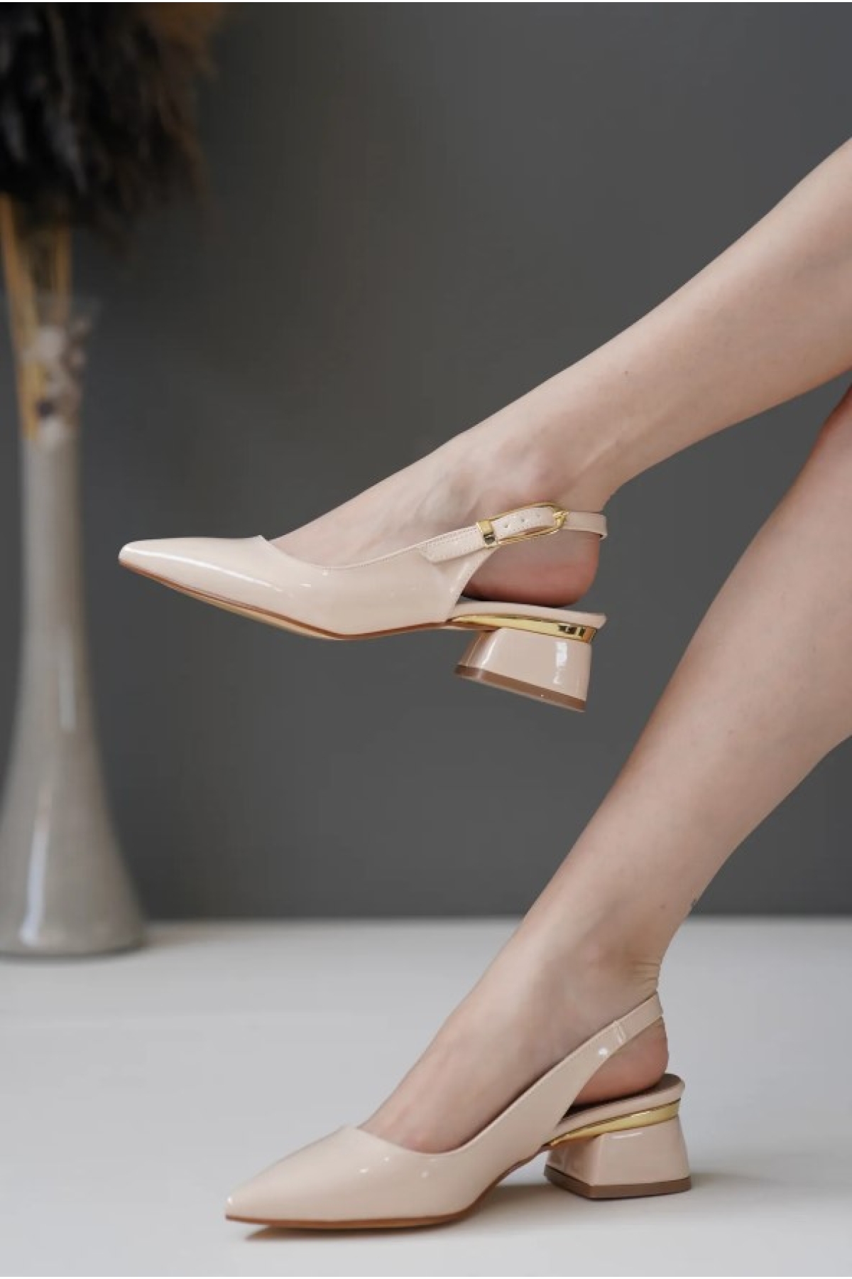 Toka Detaylı Topuklu Arkası Açık Klasik Kadın Topuklu Ayakkabı Ayakkabı - Görsel 3