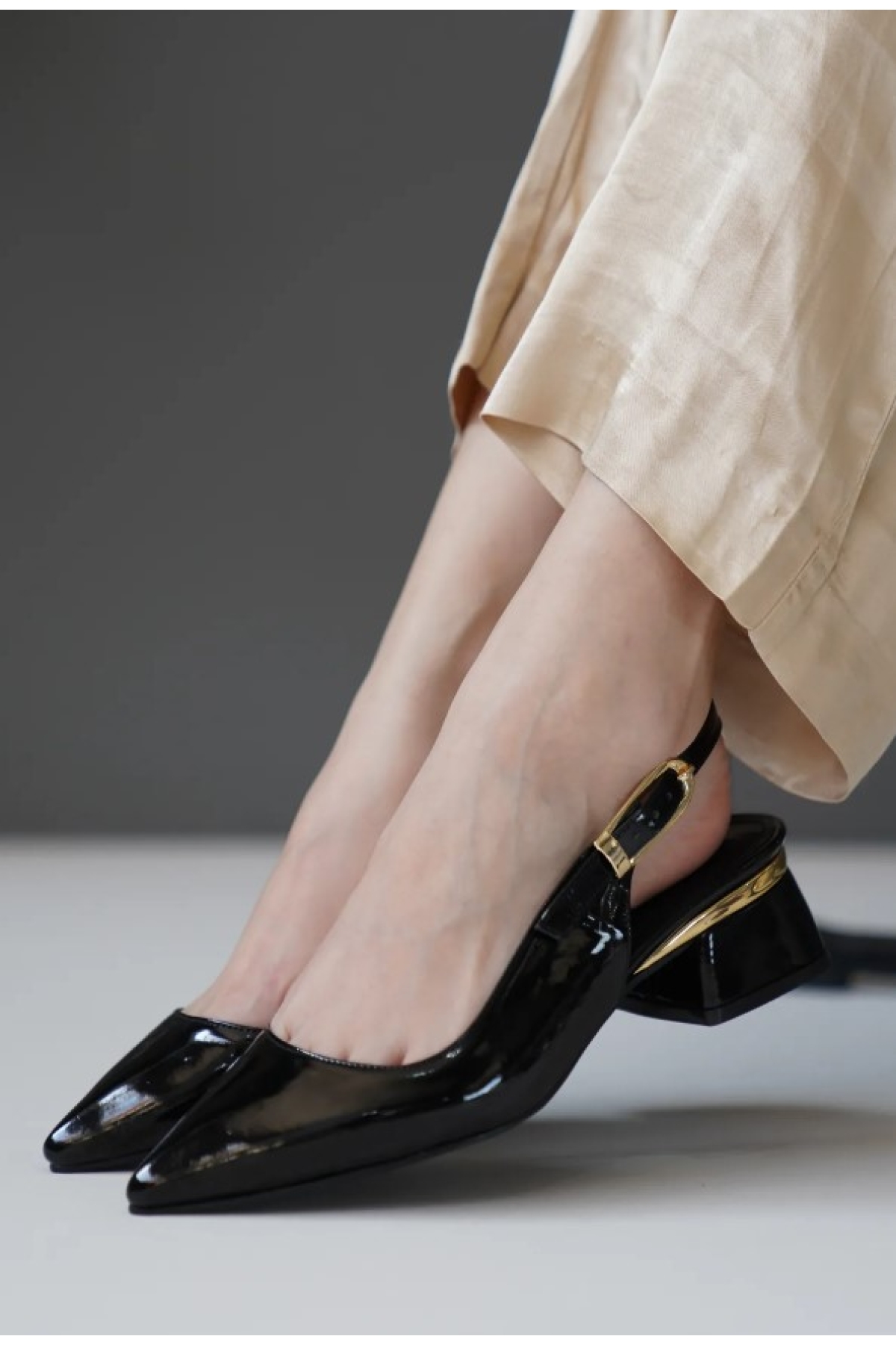 Toka Detaylı Topuklu Arkası Açık Klasik Kadın Topuklu Ayakkabı Ayakkabı - Görsel 2