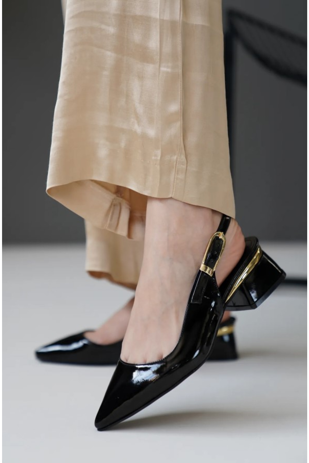 Toka Detaylı Topuklu Arkası Açık Klasik Kadın Topuklu Ayakkabı Ayakkabı - Görsel 5