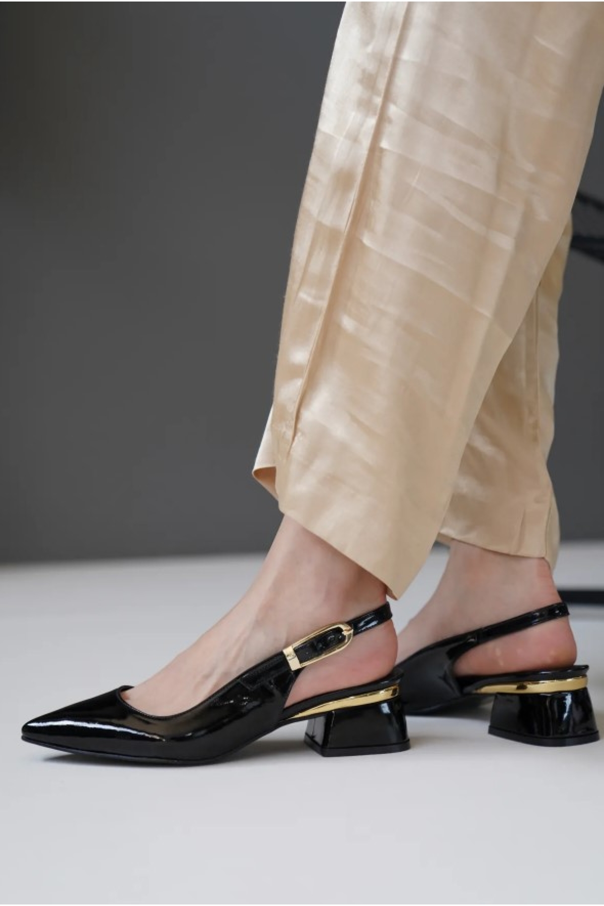 Toka Detaylı Topuklu Arkası Açık Klasik Kadın Topuklu Ayakkabı Ayakkabı - Görsel 7