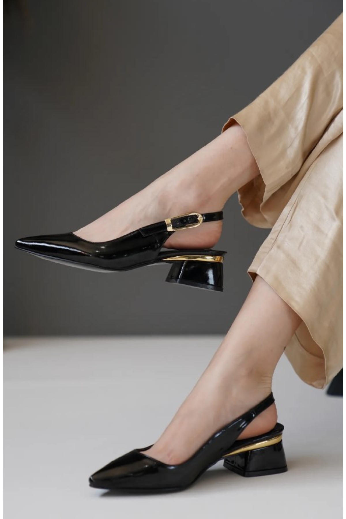 Toka Detaylı Topuklu Arkası Açık Klasik Kadın Topuklu Ayakkabı Ayakkabı - Görsel 8