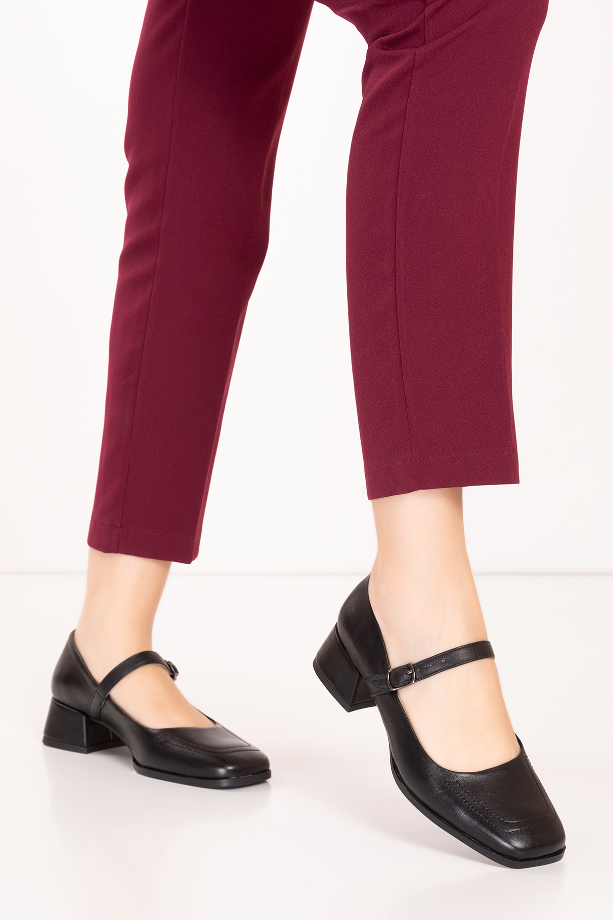 Gondol Kadın Hakiki Deri Tek Bantlı Topuklu Ayakkabı ss.416