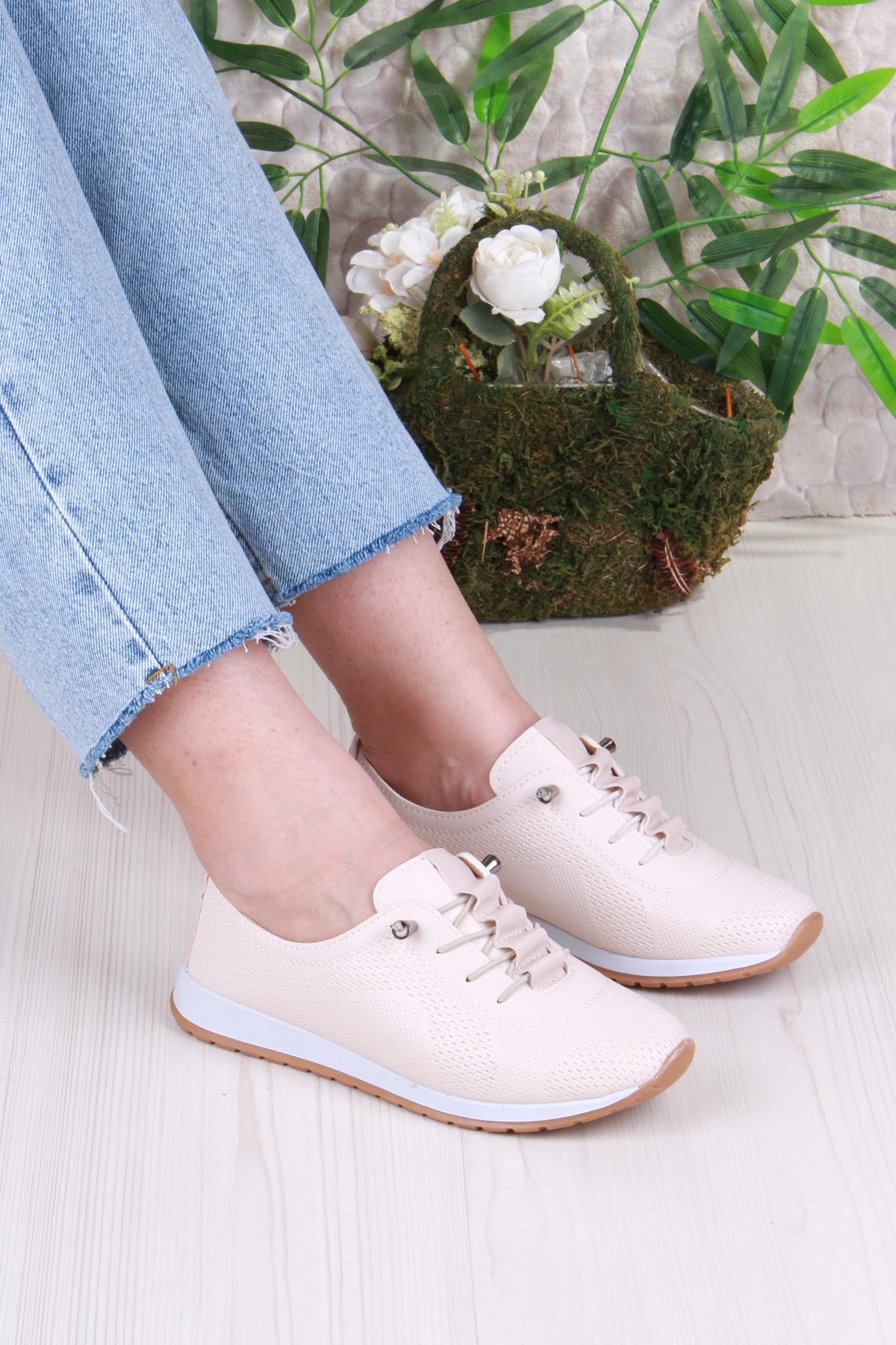 2035 Lara Com Baskı Detaylı Lastik Bağçıklı Kadın Ayakkabı - Görsel 2