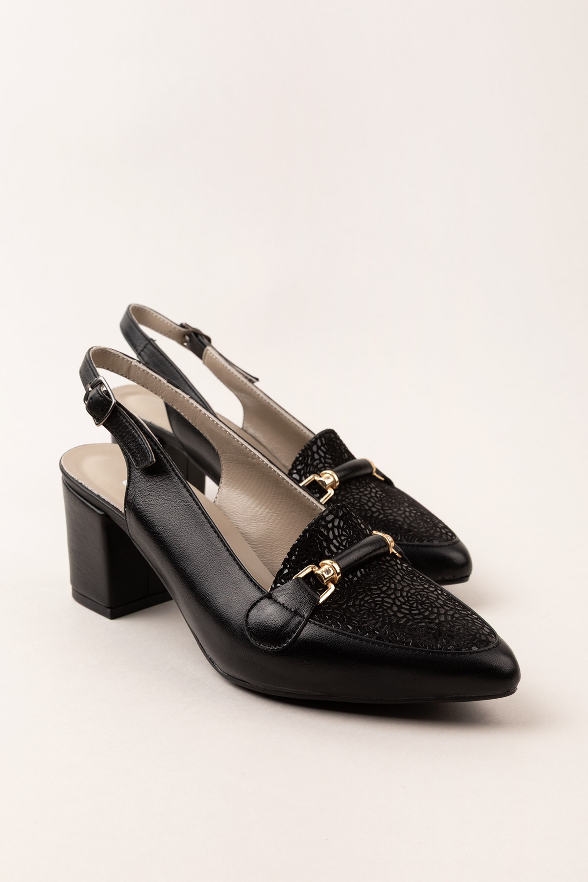 Gondol Kadın Hakiki Deri Şık Toka Detaylı Sivri Burunlu Topuklu Ayakkabı vdt.233 - Görsel 2