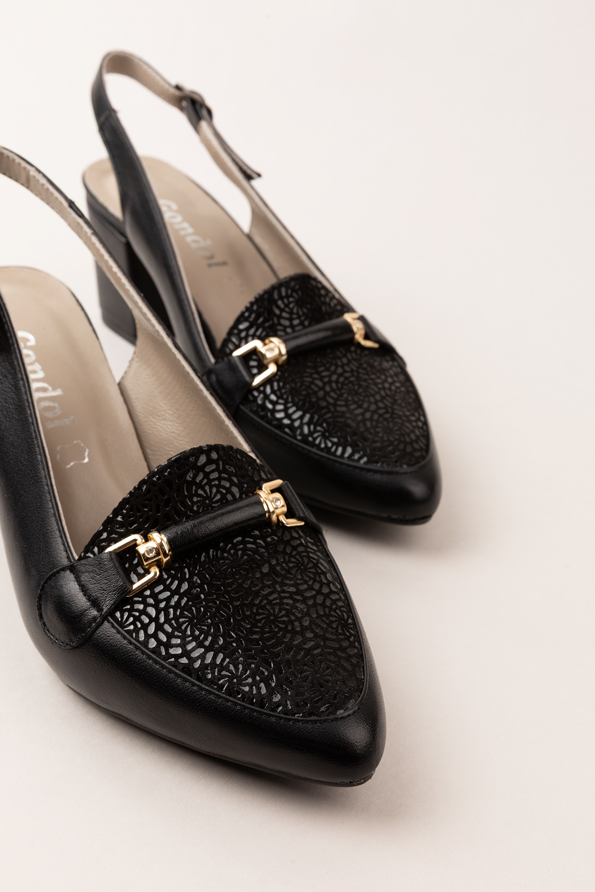 Gondol Kadın Hakiki Deri Şık Toka Detaylı Sivri Burunlu Topuklu Ayakkabı vdt.233 - Görsel 3